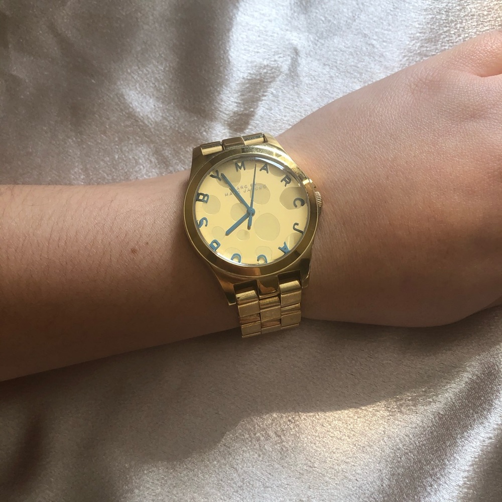 Marc Jacobs Gold Watch - Picture 8 of 8